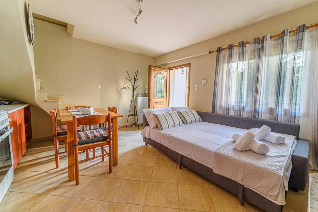 Small House With Garden & View Promirion Экстерьер фото